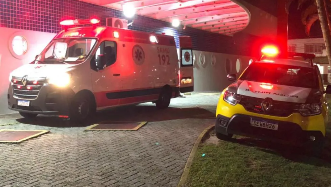 Padrasto e enteado, ficam feridos após briga com faca e fação em Cafezal do Sul