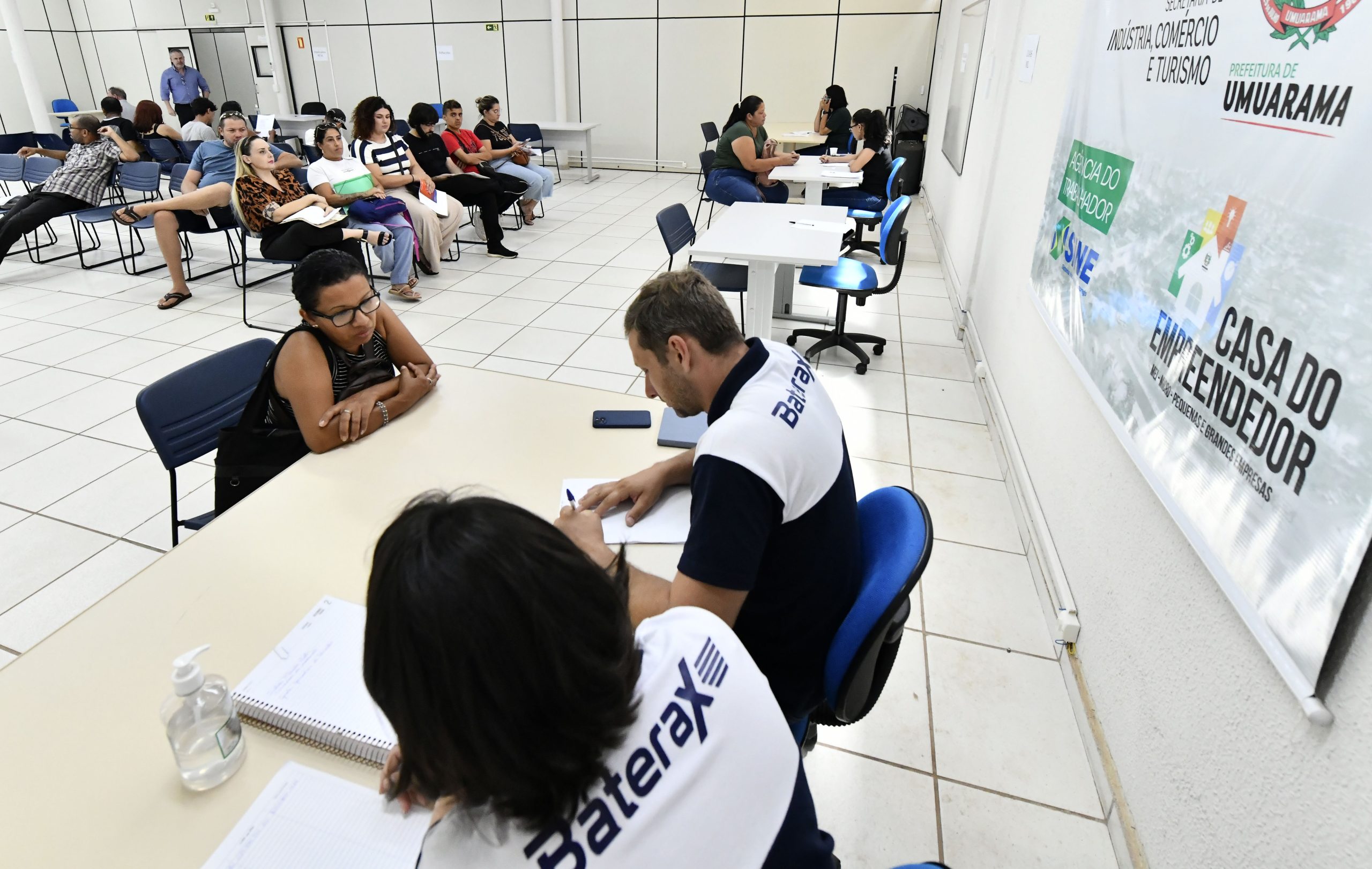 TRABALHO E RENDA.