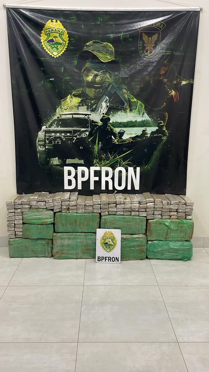 BPFRON E 25ºBPM APREENDEM MENOR EM VEÍCULO CARREGADO COM ENTORPECENTES.