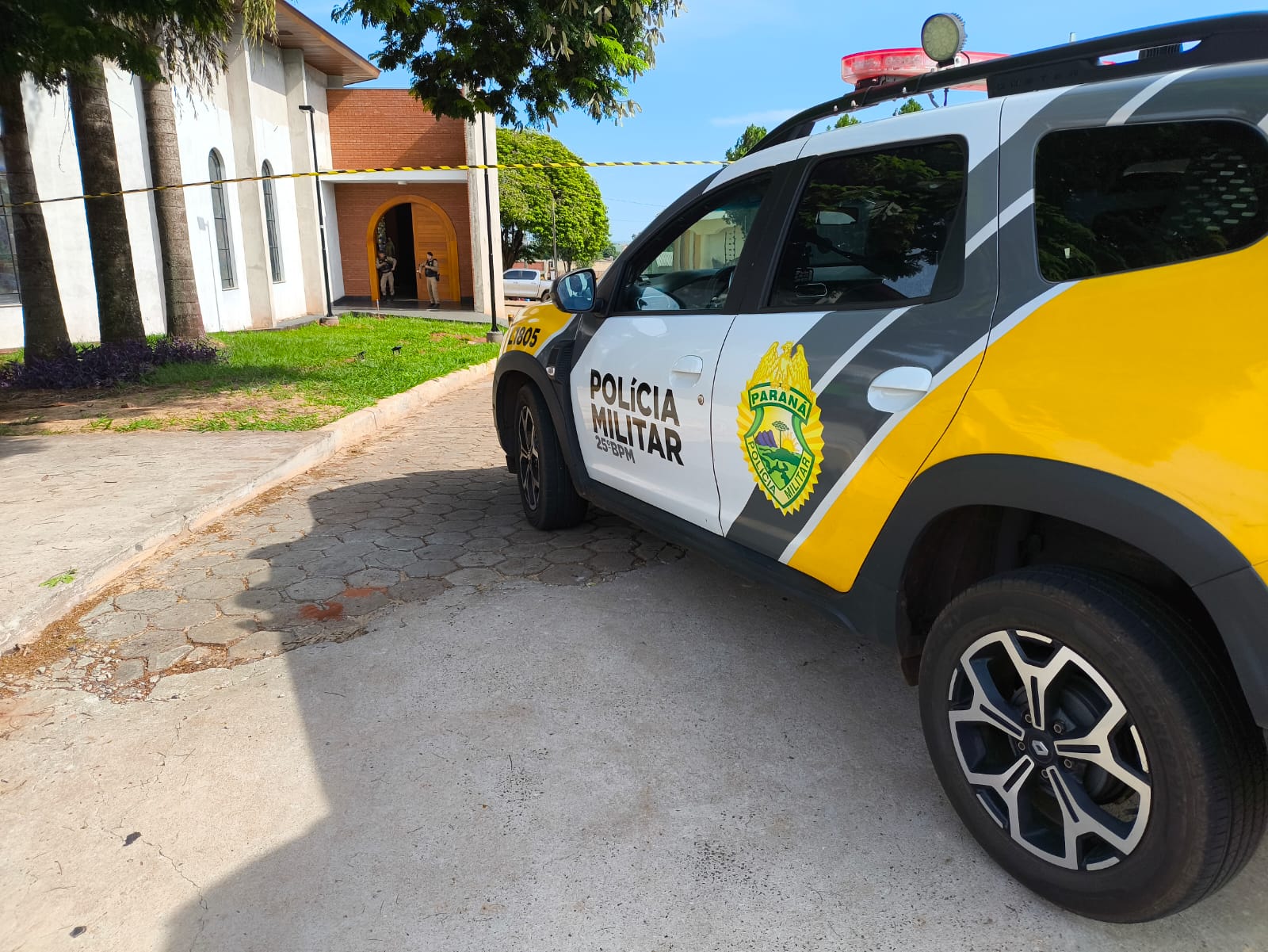 Homem e morto a tiros  na igreja em Ivate  ´Paraná.