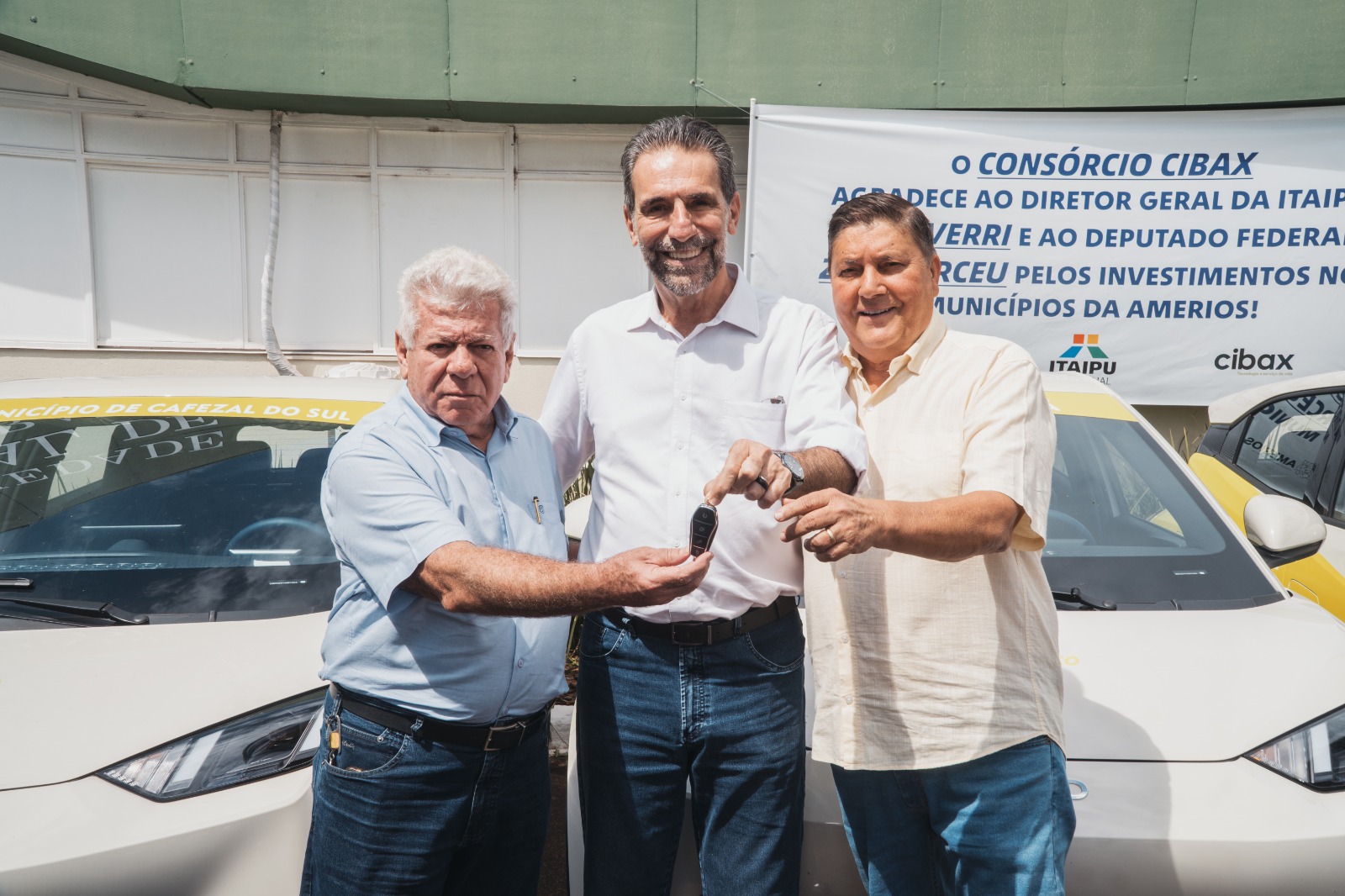 Itaipu entrega 15 veículos elétricos na Expo Umuarama.
