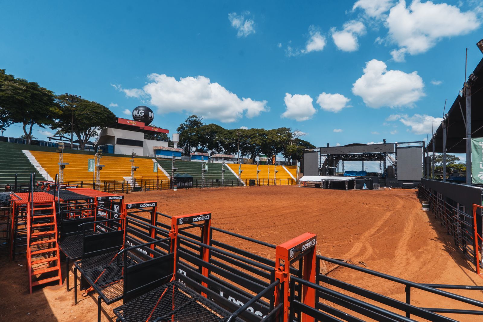 Com expectativa lá em cima, começa a temporada de rodeio na 50ª Expo Umuarama.