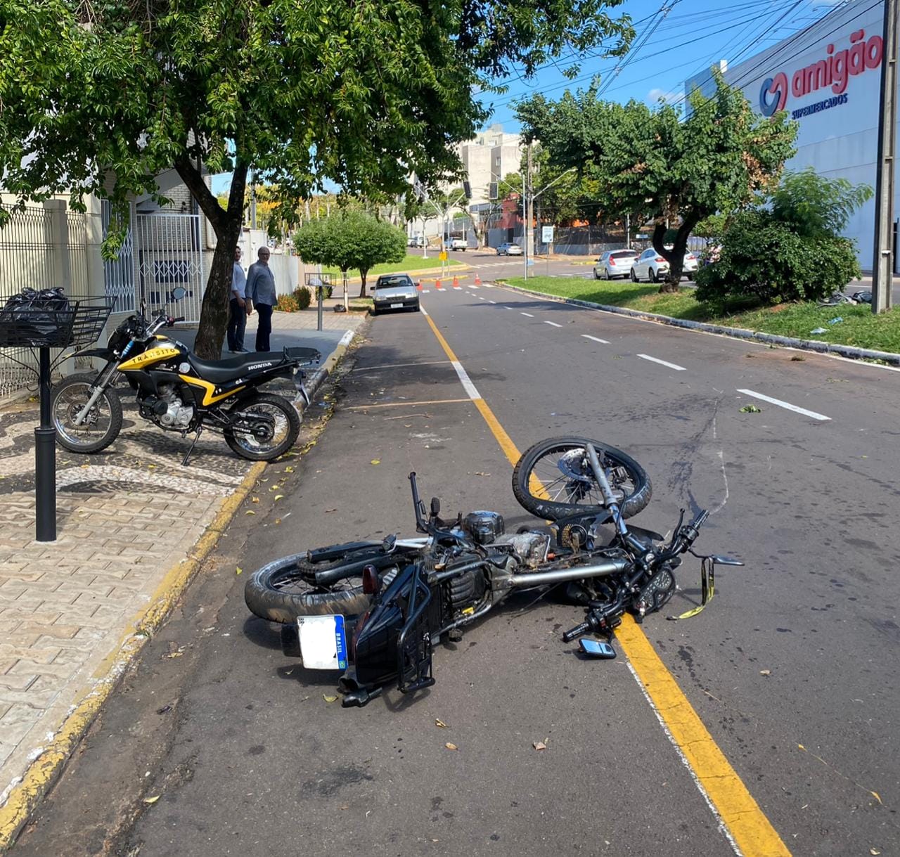 Atendimento de acidente de trânsito com vítima em Umuarama.