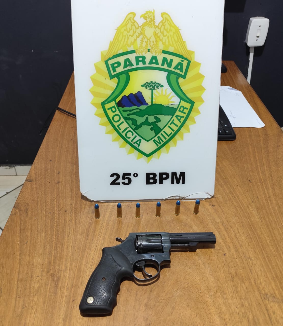 PORTE ILEGAL DE ARMA DE FOGO,  e apreendido pela Rotam em Umuarama nessa madrugada.