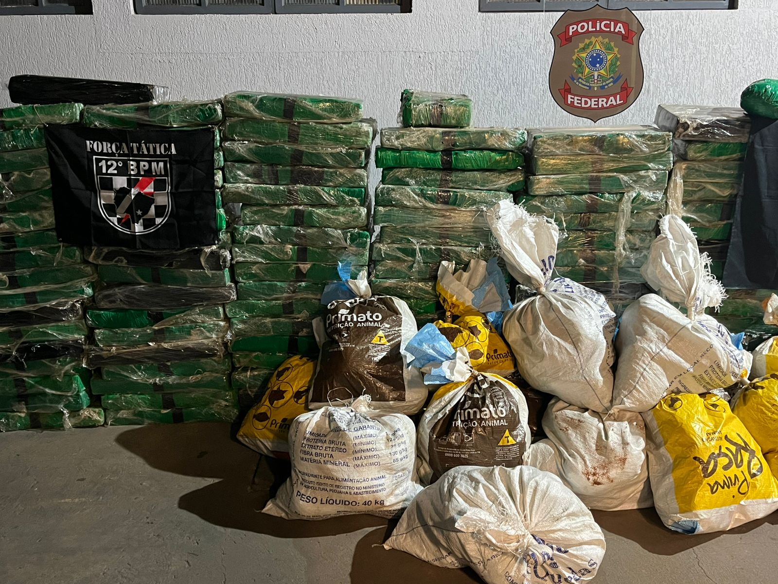 “Polícia Ambiental Militar e Força Tática apreendem grande quantidade de drogas no Rio Paraná”