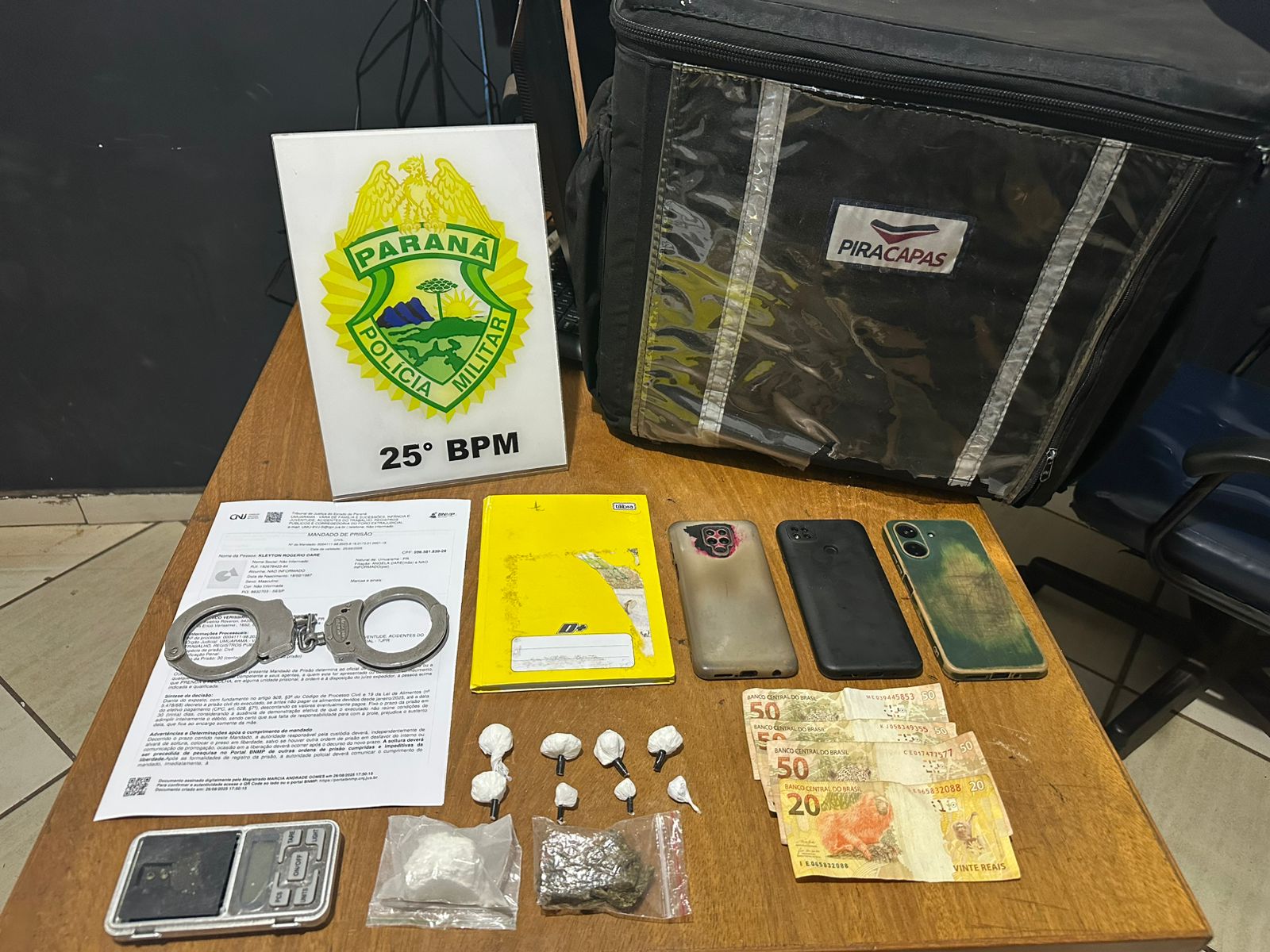 “Polícia encaminha Três Indivíduos por Tráfico de Drogas em Umuarama