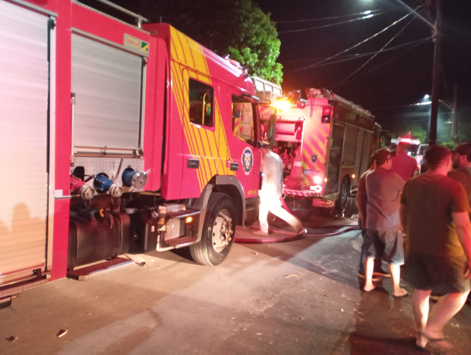 Incêndio em Casa Popular em Perobal.