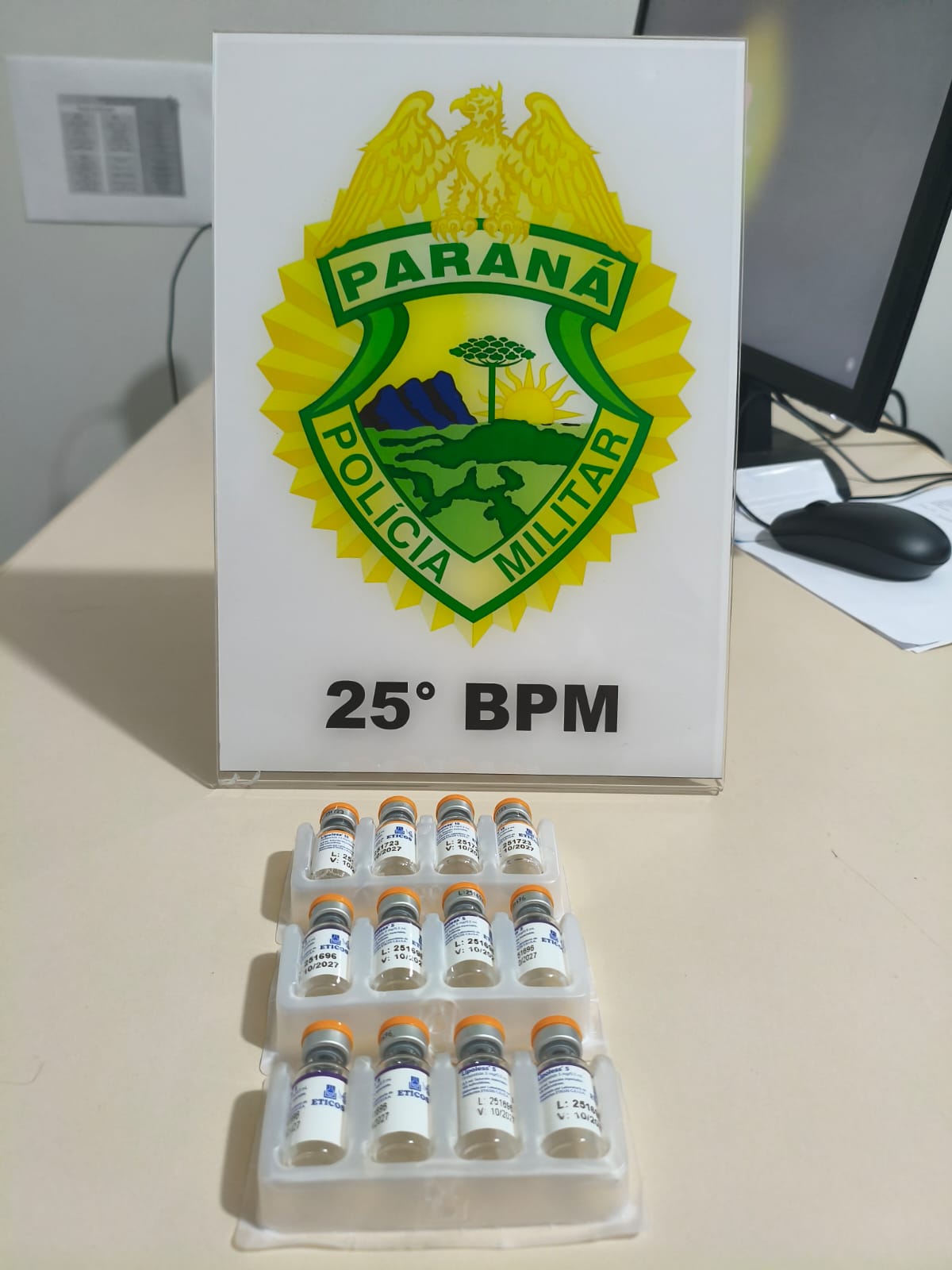 Polícia apreende medicamentos contrabandeados na 323 próximo a Perobal; Remédios para emagrecer eram trazidos do Paraguai
