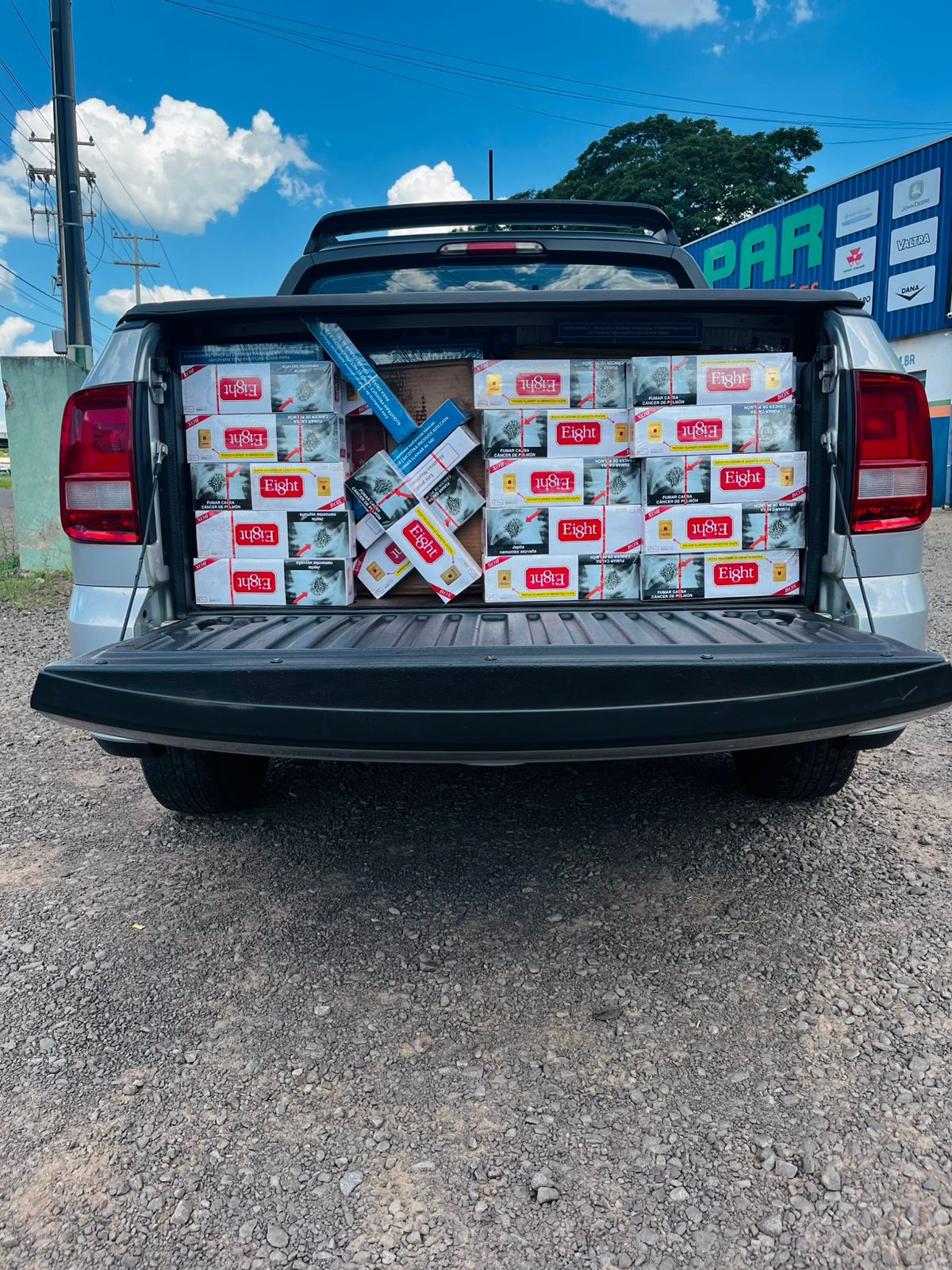Polícia Militar apreende carga de cigarros contrabandeados em Umuarama