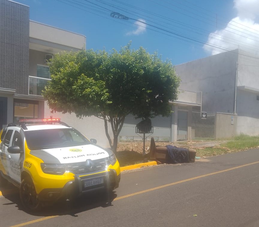 🚨 Corpo é encontrado dentro de sofá abandonado em Umuarama