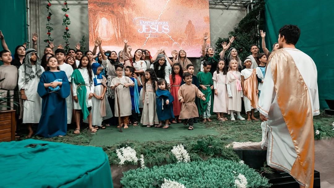 Musical “Um Novo Dia” emociona com a mensagem da Páscoa em Umuarama