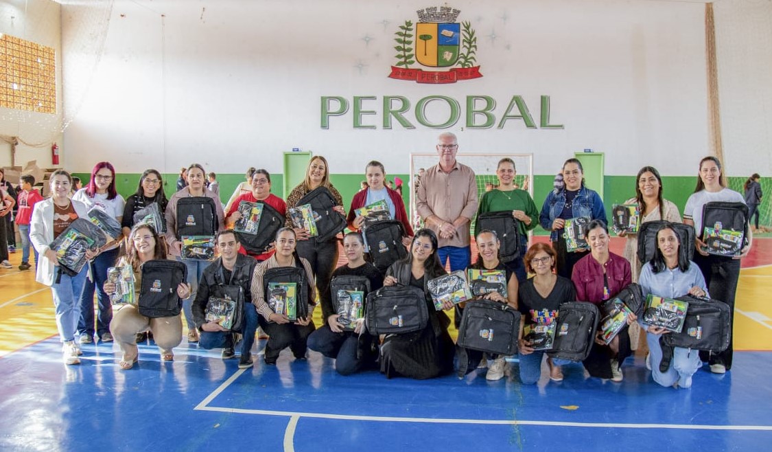 🏫 Perobal investe na Educação e entrega kits escolares para toda a rede municipal